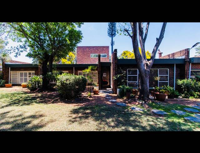 5 BEDROOM FREEHOLD FOR SALE IN BRACKENHURST